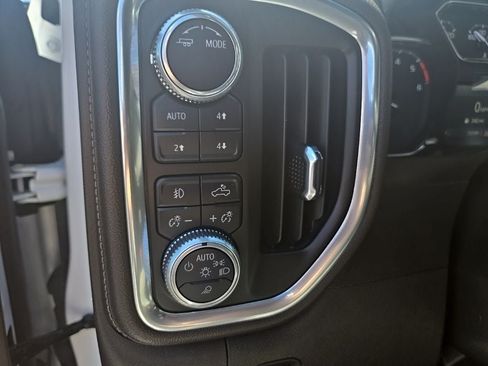 Used 2020 GMC Sierra 1500 Elevation w/ Elevation Value Package AWD/4WD image 11