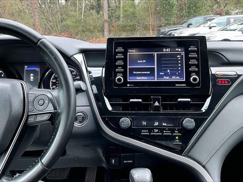 Certified 2021 Toyota Camry SE w/ Convenience Package image 12