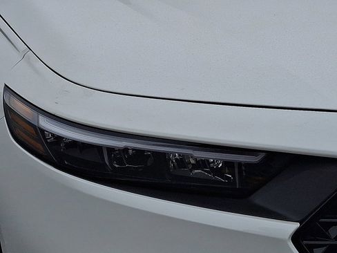 Used 2024 Honda Accord EX image 9