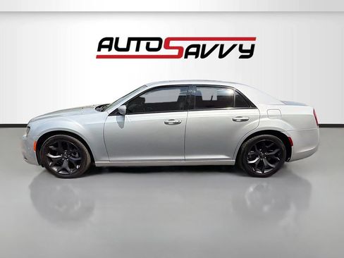 Used 2022 Chrysler 300 S image 4