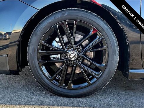 Used 2025 Toyota Camry SE image 32