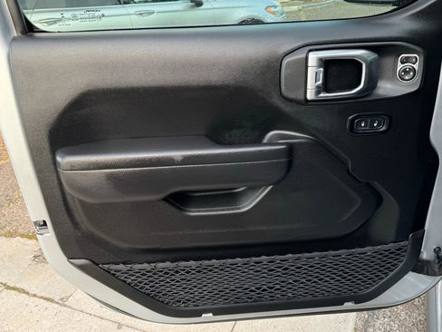 Used 2022 Jeep Gladiator Sport image 26