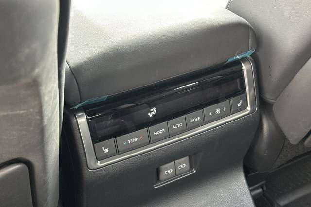 Used 2024 Lexus GX 550 w/ Accessory Package (Z1) AWD/4WD image 15