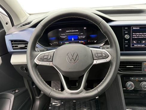 Used 2023 Volkswagen Taos SE FWD image 12