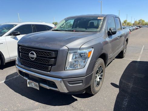 Certified 2023 Nissan Titan SV RWD image 2