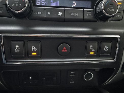 Used 2016 Nissan Titan PRO-4X w/ Pro-4x Convenience Package image 36