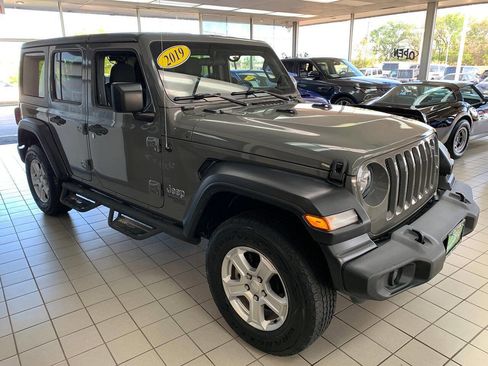 Used 2019 Jeep Wrangler Unlimited Sport S AWD/4WD image 4