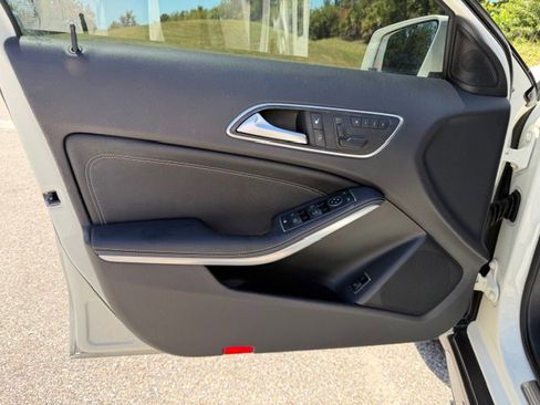 Used 2015 Mercedes-Benz GLA 250 4MATIC image 10