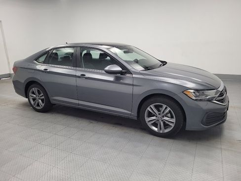 Used 2024 Volkswagen Jetta SE w/ Panoramic Sunroof Package image 11