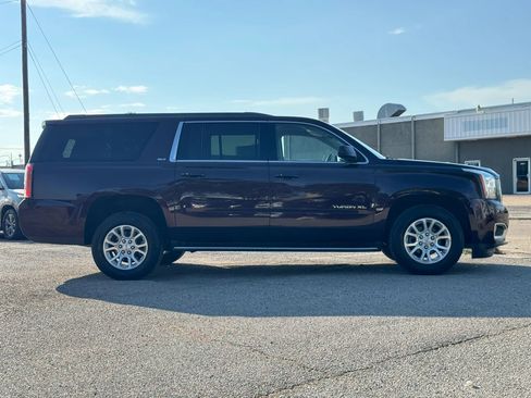 Used 2017 GMC Yukon XL SLT AWD/4WD image 8