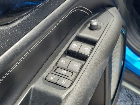 Used 2022 Jeep Compass Latitude FWD image 16