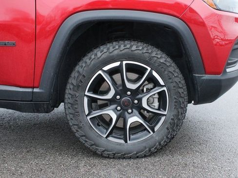 Used 2025 Jeep Compass Trailhawk w/ Trailhawk Elite Group image 40