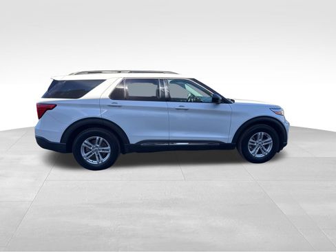Used 2021 Ford Explorer XLT RWD image 6