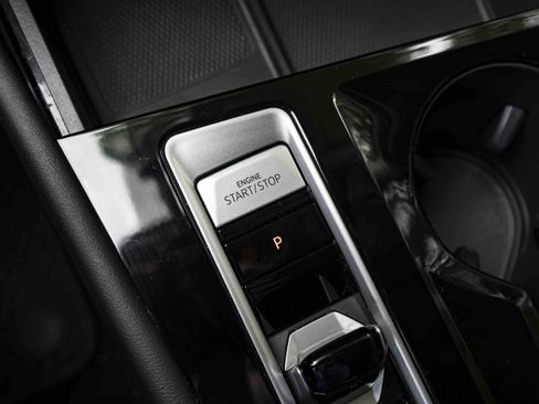 Used 2024 Volkswagen Atlas SE w/ Black Wheel Package image 26