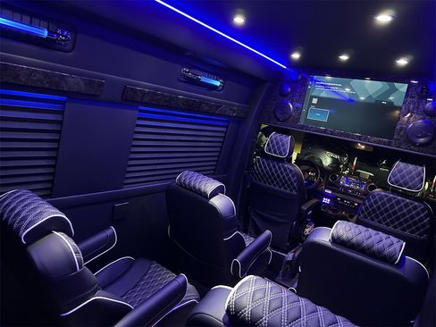 Used 2023 Mercedes-Benz Sprinter 2500 image 3