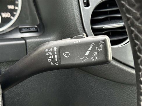 Used 2013 Volkswagen Tiguan S image 25