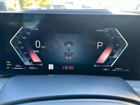 Used 2023 BMW X7 M60i w/ Executive Package image 12