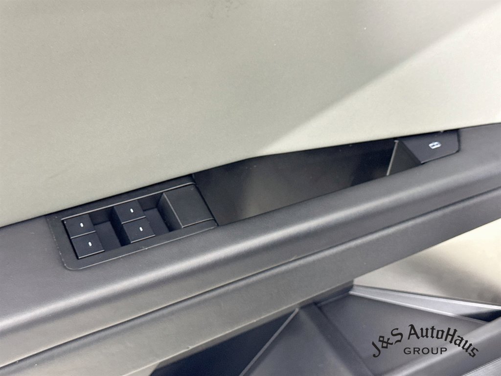 Used 2024 Tesla Cybertruck AWD Crew Cab image 24