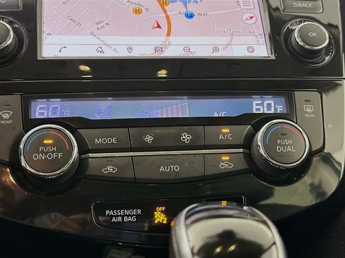 Used 2018 Nissan Rogue SL w/ Premium Package AWD/4WD image 23