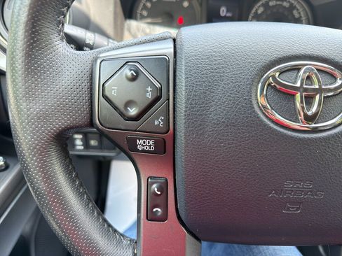 Used 2018 Toyota Tacoma TRD Off-Road AWD/4WD image 16