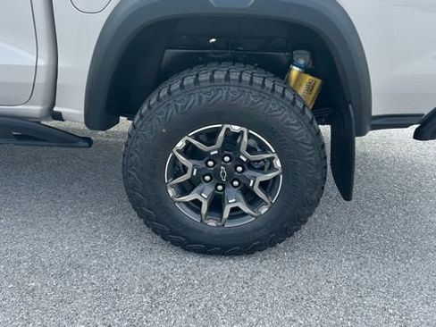 New 2026 Chevrolet Colorado ZR2 AWD/4WD image 9