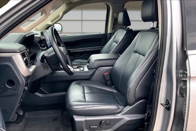 Used 2024 Ford Expedition XLT AWD/4WD image 24