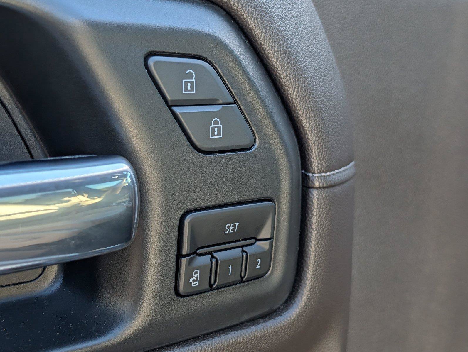 Used 2021 Chevrolet Silverado 1500 LTZ w/ LTZ Premium Package AWD/4WD image 17