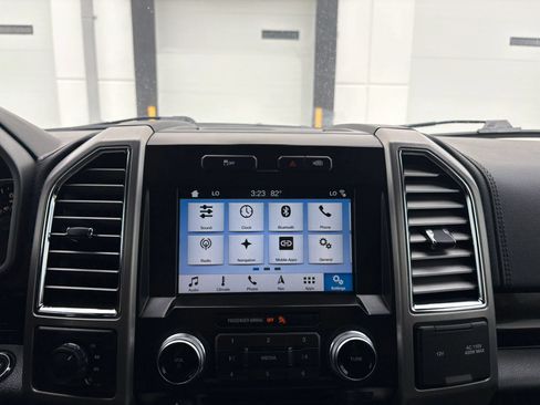 Used 2016 Ford F150 Platinum w/ Equipment Group 701A Luxury AWD/4WD image 34