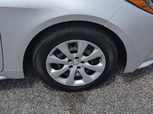 Used 2022 Toyota Corolla LE FWD image 27