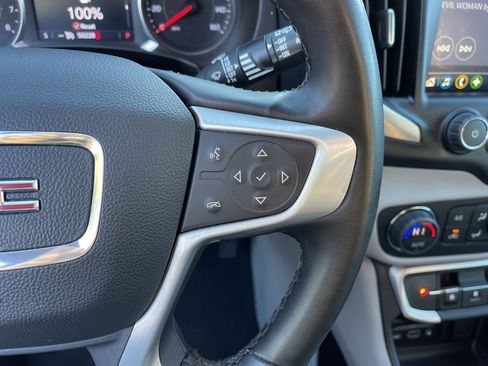 Used 2024 GMC Terrain SLT image 17