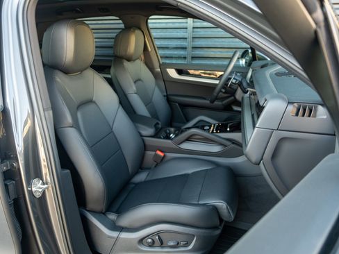 New 2026 Porsche Cayenne image 34