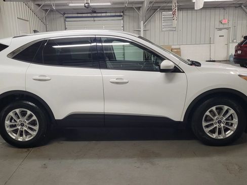 Used 2021 Ford Escape SE image 9