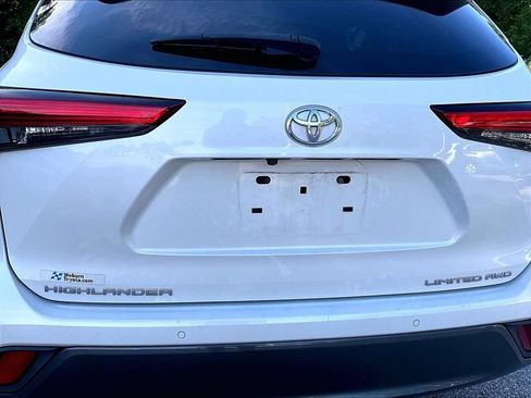 Used 2020 Toyota Highlander Limited AWD/4WD image 10