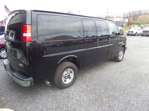 Used 2025 GMC Savana 2500 LT w/ LT Preferred Equipment Group RWD image 4