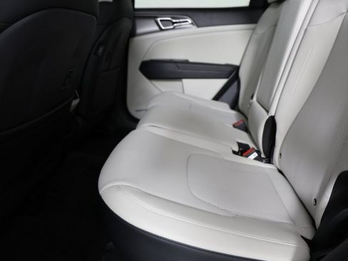 Certified 2026 Kia Sportage EX w/ EX Panorama Roof Package image 9