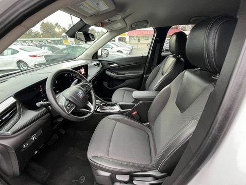 Used 2025 Buick Encore GX Preferred image 24