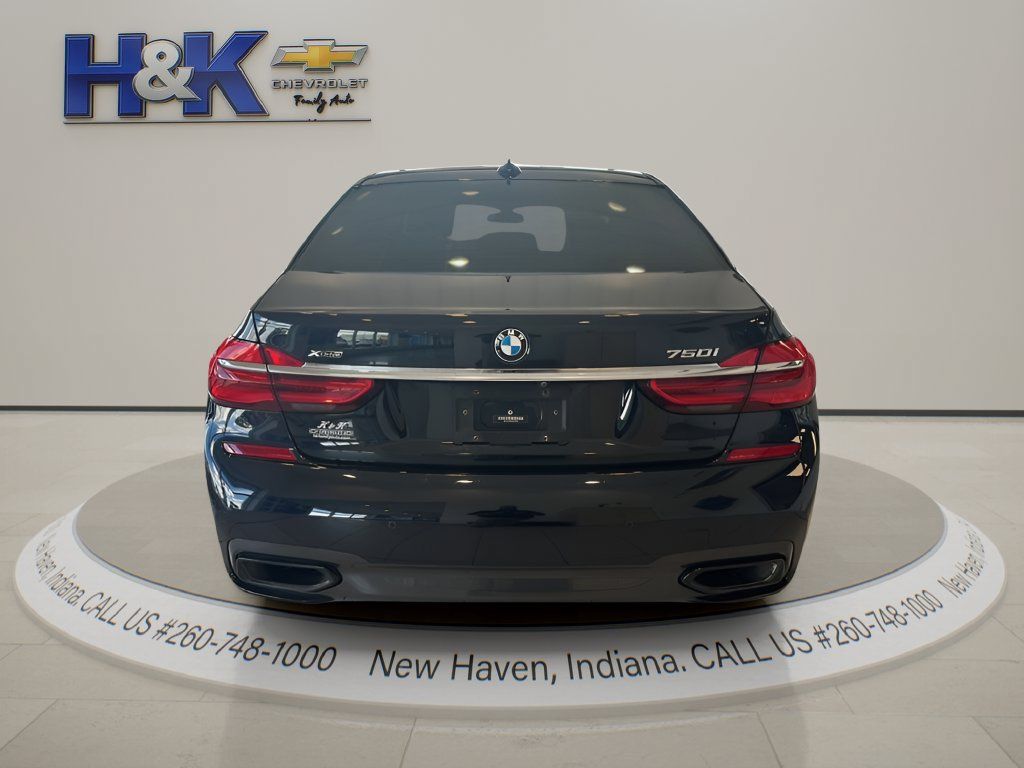 Used 2019 BMW 750i xDrive w/ M Sport Package AWD/4WD image 5