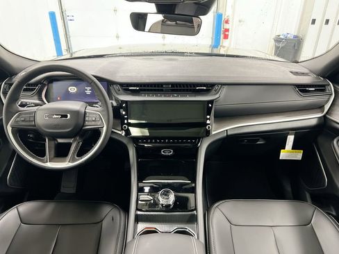 New 2026 Jeep Grand Cherokee L Limited AWD/4WD image 10