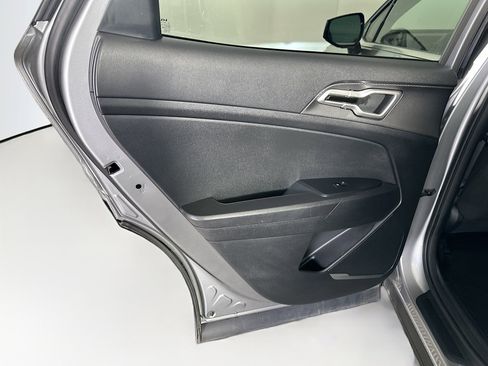 Used 2024 Kia Sportage LX image 25