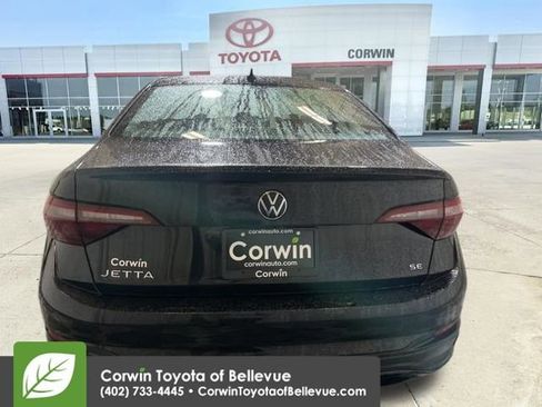 Used 2024 Volkswagen Jetta SE image 4
