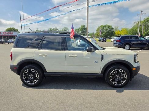 Used 2025 Ford Bronco Sport Outer Banks AWD/4WD image 8