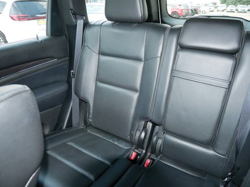 Used 2018 Jeep Grand Cherokee Overland w/ Jeep Active Safety Group AWD/4WD image 12