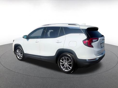 Used 2024 GMC Terrain SLT image 10