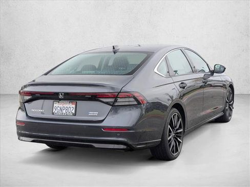 Used 2023 Honda Accord Touring image 5