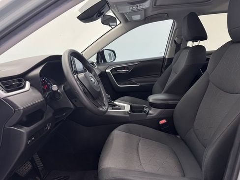 Used 2020 Toyota RAV4 XLE w/ Convenience Package FWD image 19