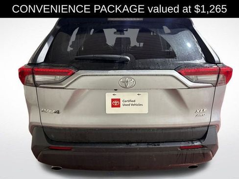 Used 2021 Toyota RAV4 XLE w/ Convenience Package image 4