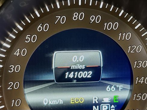 Used 2013 Mercedes-Benz GLK 350 4MATIC image 19