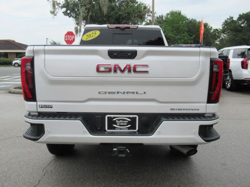 Used 2025 GMC Sierra 2500 Denali w/ Denali Reserve Package AWD/4WD image 6
