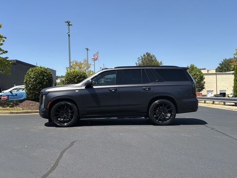 Used 2025 Cadillac Escalade Sport Platinum AWD/4WD image 13
