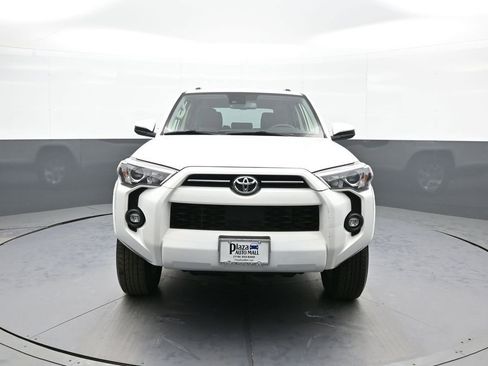 Certified 2024 Toyota 4Runner SR5 image 2
